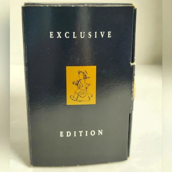 M.I. Hummel Club Figurine #036 / 629, From Me To You, EXC, Exclusive Edition - Picture 7 of 9